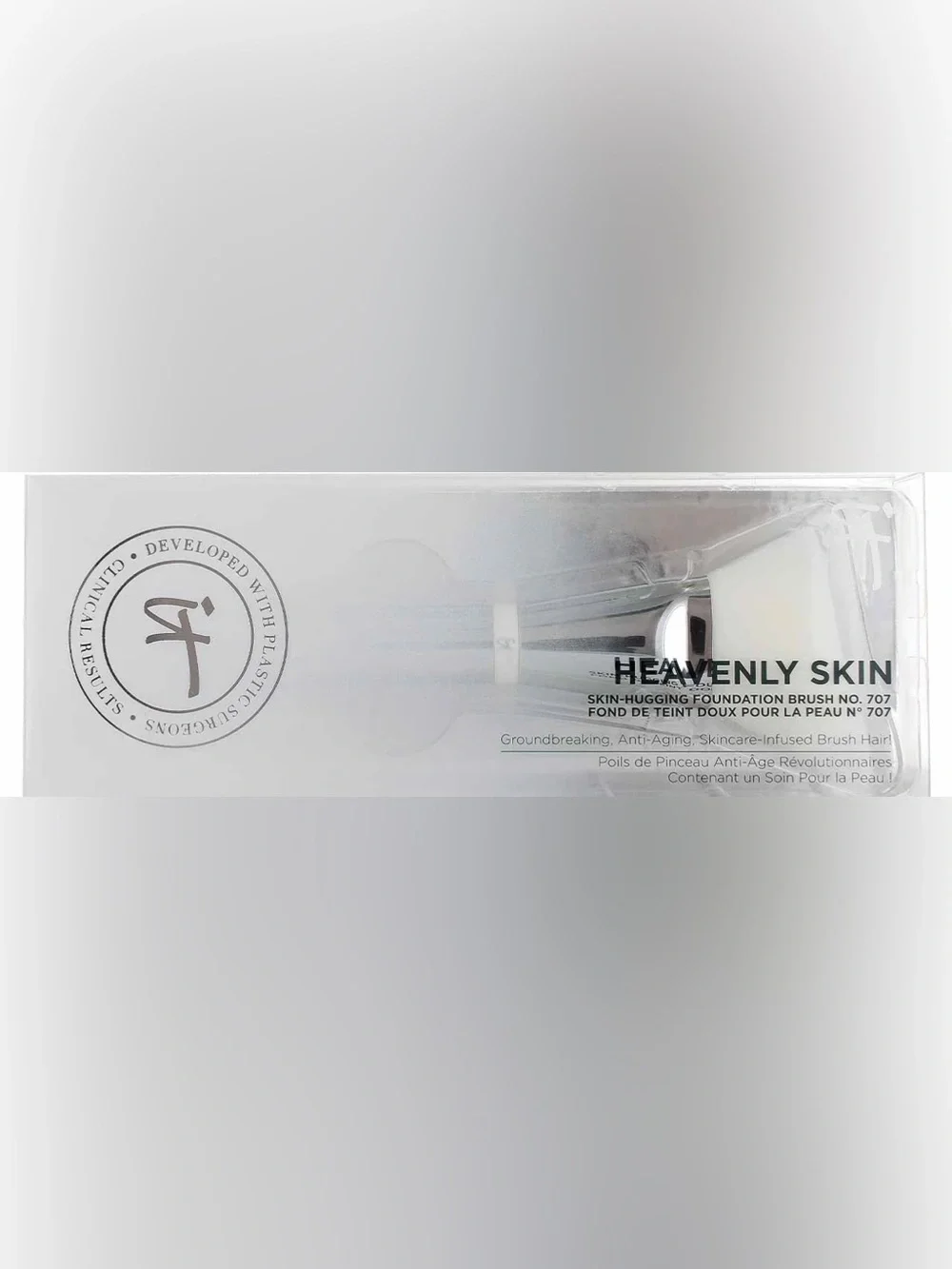 It cosmetics White and Silver Foundation Brush